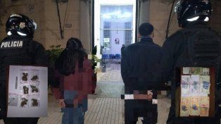 Cayó una pareja que serían delivery de drogas: les secuestraron estupefacientes fraccionados y dinero en efectivo