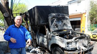 Prendió una garrafa e hizo explotar el camión que obstruía su garage