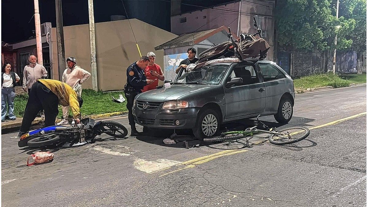 Paraná: dos personas lesionadas tras el accidente entre una moto y una bicicleta