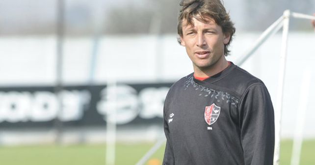 Gabriel Heinze será evaluado mañana y se decidirá si juega desde las 18 ante Quilmes.