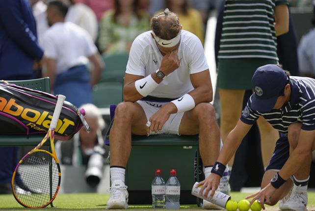 Nadal se retiró de Wimbledon por una lesión