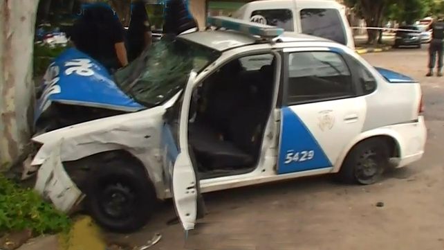 Dos policías heridos al chocar un patrullero y un utilitario durante una persecución