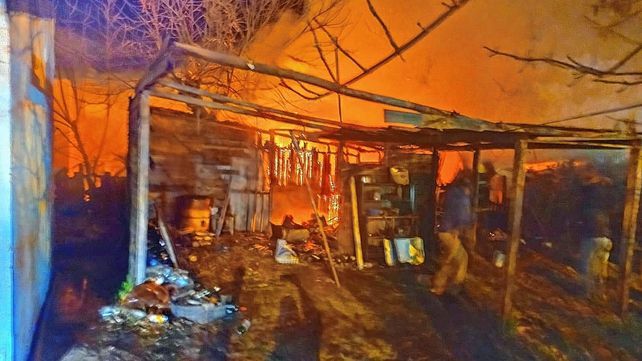 El fuego se originó en una vivienda de calle Las Rosas en Federación. El propietario se encontraba la casa de su padre