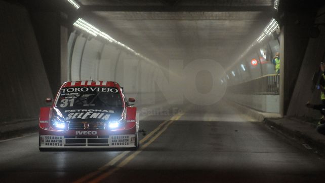 Los autos del Súper TC2000 aceleraron en el interior del Túnel Los autos del Súper TC2000 aceleraron en el interior del Túnel