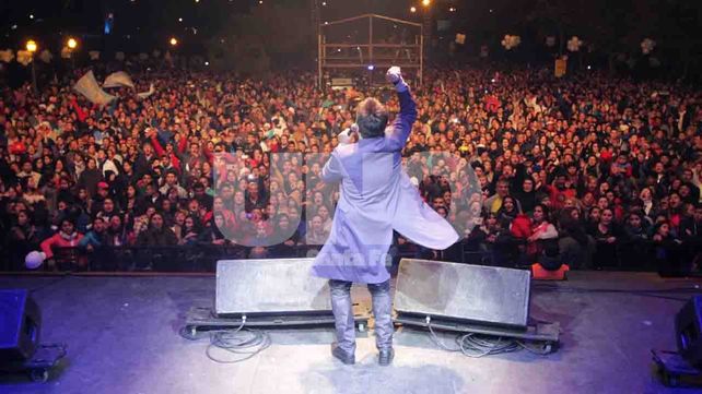 Bicentenario de la Independencia: 18 mil santafesinos celebraron junto al Puente Colgante