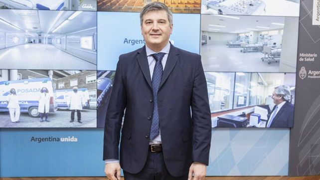 Castelli señala un hecho inédito relacionado con las vacunas contra el coronavirus: Toda la población mundial quiere acceder a la misma vacuna en el mismo momento.