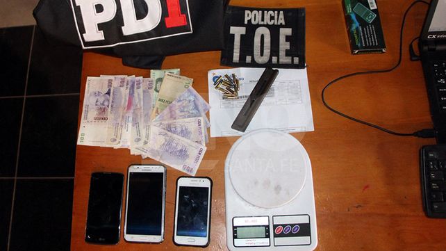 Cayeron cinco vendedores barriales de drogas en 10 allanamientos