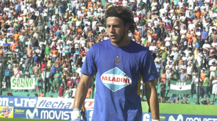Allá lejos en el tiempo. La foto de Jorge Broun cuando debutó en la primera de Central en 2006 con el dorsal número 3.
