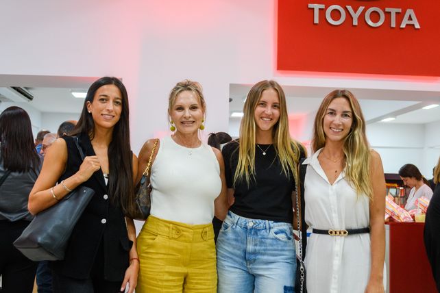 Maria Emilia Pesado Castro, María Eugenia Dietrich, María Clara Brajkovic y Paula Cantoia.  