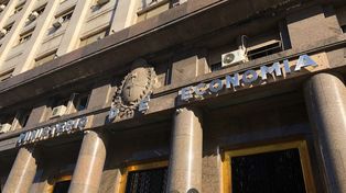 Están devaluando a un ritmo mayor que la inflación