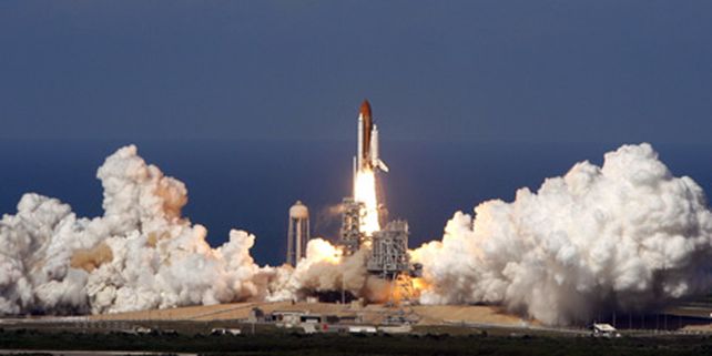 Despeg&oacute; desde Cabo Ca&ntilde;averal el transbordador espacial Discovery