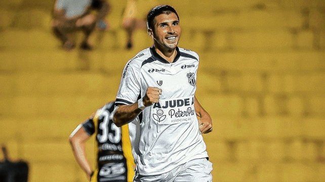 Colón inició contactos para intentar repatriar a Lucas Mugni