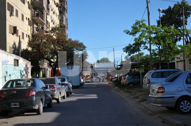 El Pozo: El barrio está saturado y no hay lugares para estacionar