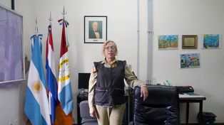 Carla Rivero, mujer trans con 28 años de docencia, ahora en el que será su despacho de directora reemplazante por un mes, en la Escuela Nº79 República del Paraguay, de Tiro Suizo.