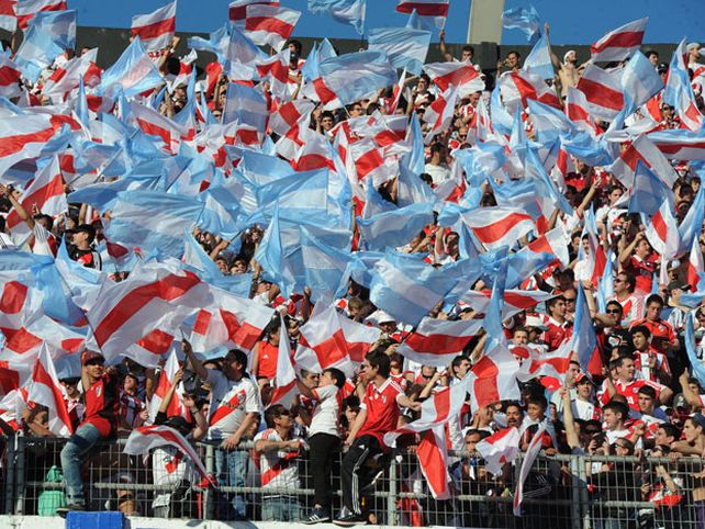 El negro, rojo y blanco: la llave de acceso al estadio Monumental