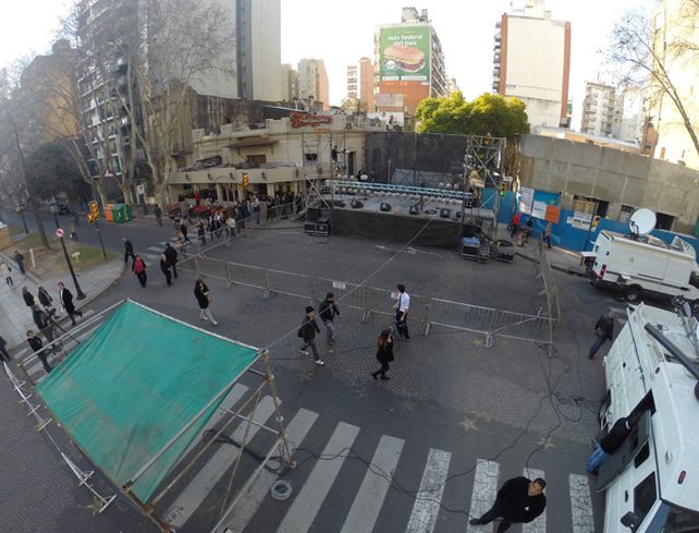 Todas las imágenes del emotivo acto que convocó a una multitud en Salta y Oroño