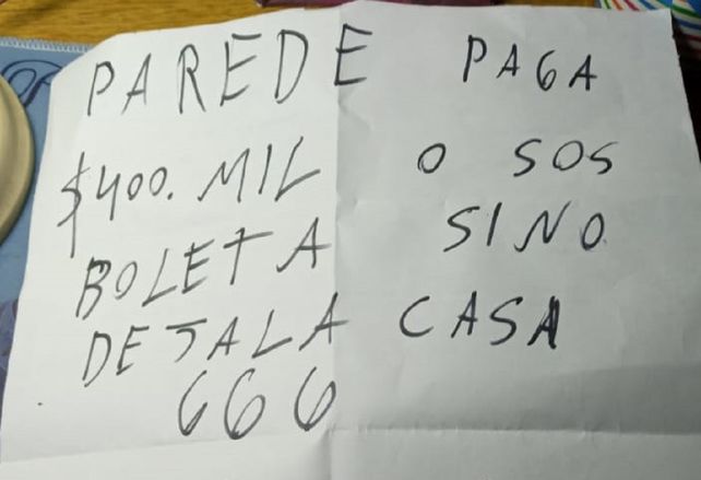 La amenaza dirigida a la familia Paredes fue acompañada por un balazo a la puerta de la casa en la que vivía con ellos el hombre asesinado en junio.&nbsp;