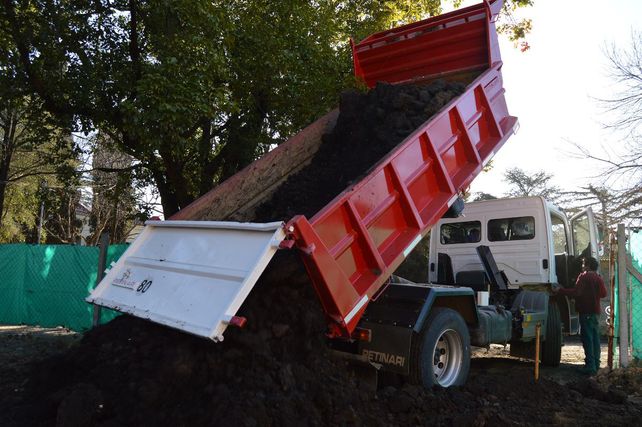 Por extraer 36 camiones de tierra del lote de su vecina en Rincón, tuvo que reparar el terreno e indemnizar a la mujer