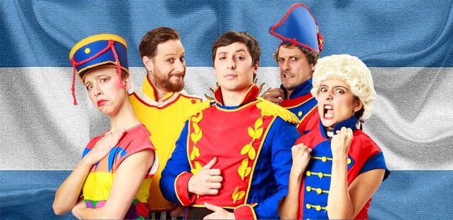 “Belgrano hace bandera y le sale de primer” es una obra de teatro infantil escrita por la autora argentina Adela Basch. A través del humor
