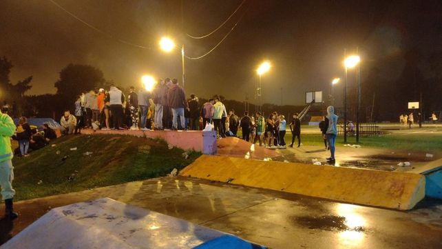 El festejo de los estudiantes se desarrolló normalmente en el playón municipal y duró hasta las seis de la mañana.