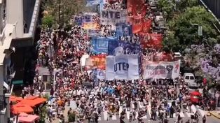 La protesta callejera tuvo picos y mesetas durante el primer año de gestión de Milei.