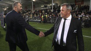Antes del partido Cheika y Foster se cruzaron y se dieron la mano. Después del encuentro empezaron los cruces dialécticos.