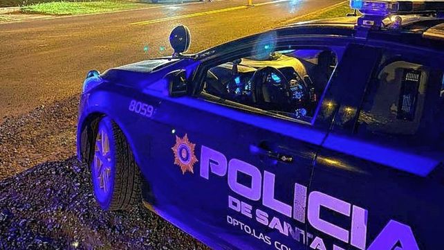 Los policías fueron agredidos a cascotazos