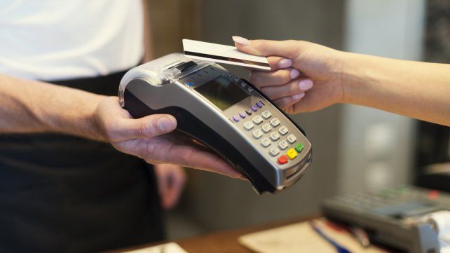 Los comercios ya no deberán pedir el DNI a los clientes en compras menores a $10 millones