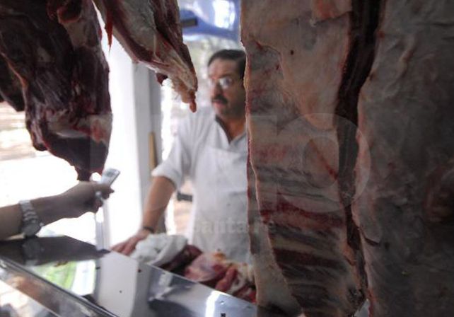 Por las nubes, pero muy nuestro: un asado en familia cuesta $480