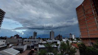 Although temporary improvements are recorded, two alerts for strong storms are in effect in the city of Santa Fe