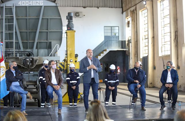 Perotti y Caffiero inauguraron un nuevo taller ferroviario en San Cristóbal Perotti y Caffiero inauguraron un nuevo taller ferroviario en San Cristóbal