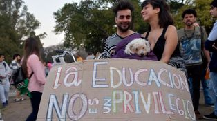 El presidente electo Javier Milei, se pronunció sobre sus propuestas educativas a través de los medios y en su plataforma electoral.