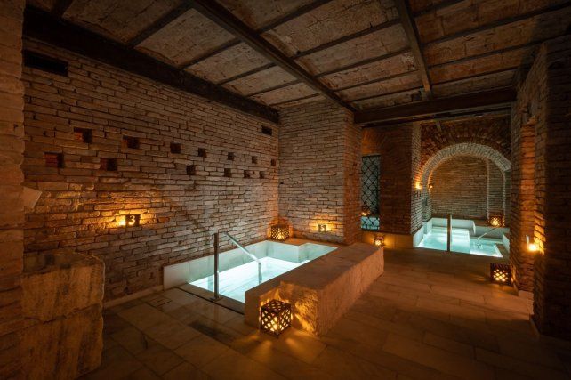 Azur Hotel & Spa es un hotel boutique situado en pleno centro histórico de Córdoba, en una elegante casona construida en 1915.