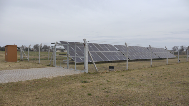 Los paneles solares en el parque de María Teresa en la localidad del departamento General López.