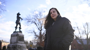 Beth Caruso, integrante de la organización que impulsó el pedido oficial de disculpas a las 11 personas ejecutadas en Connecticut.