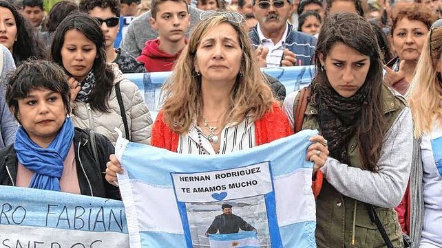 Familiares de los marinos del ARA San Juan adelantaron que apelarán el sobreseimiento a Macri por espionaje ilegal