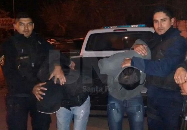 Los dos jóvenes detenidos en la madrugada de este lunes en barrio San Lorenzo.