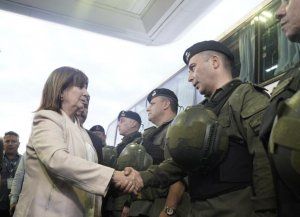 Patricia Bullrich recibió a las fuerzas federales en Rosario