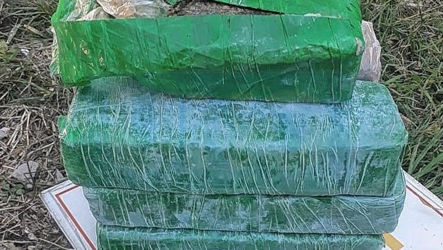 Primero localizan 150 kilos de droga, ahora siete ladrillos más