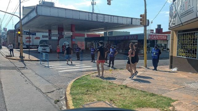 Videos-La Previa: amplio control en el túnel a hinchas de Colón
