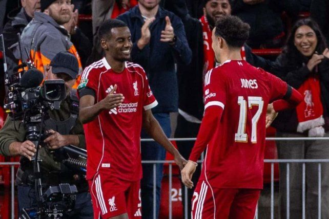Liverpool debutó con triunfo agónico ante Southampton en la Copa de la Liga