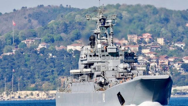 El potente buque de desembarco ruso Novocherkassk fue destruido el martes a la noche por misiles ucranianos en el puerto de Crimea de Feodosia.