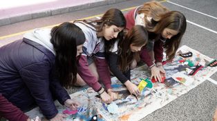 Bordaron un mapa sobre un lienzo blanco para conocer el barrio que rodea la escuela