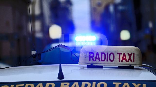 Un delincuente se hizo pasar por pasajero y asaltó a un taxista en barrio Los Hornos