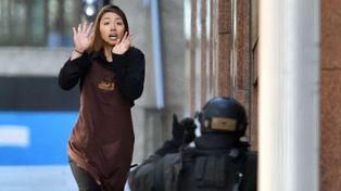 Un hombre tomó rehenes en una cafetería de Australia y temen ataque yihadista