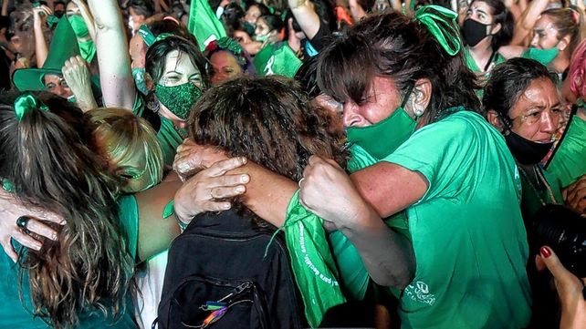 En Argentina se aprobó la ley que legaliza la interrupción voluntaria del embarazo (IVE). El gran desafío ahora es bregar por la educación sexual integral (ESI)
