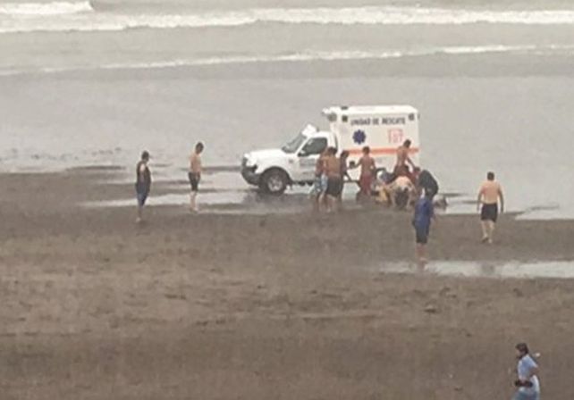 Un rayo cayó sobre una playa de Monte Hermoso: hay seis heridos