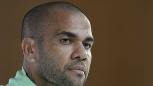 Trasladan a Dani Alves a otra cárcel por seguridad
