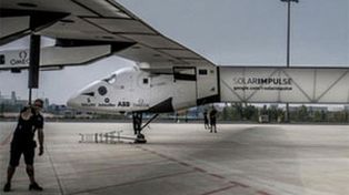 Un avión propulsado por energía solar partió desde China y tardará seis días en cruzar el Pacífico