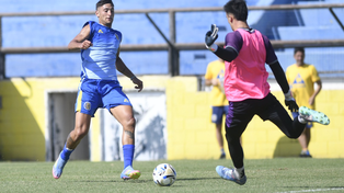 El atacante de Central Alejo Veliz anotó en el primer ensayo de pretemporada. Fue el faro ofensivo del equipo de Jorge Almirón.